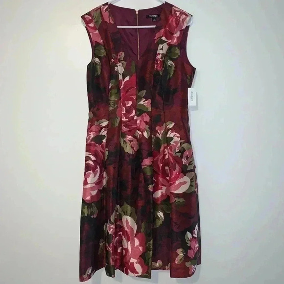Roz & Ali Floral Sleeveless Box Pleated Dress​​​ - Picture 4 of 7
